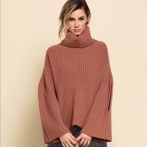 Lucca Couture Mauve ribbed turtleneck